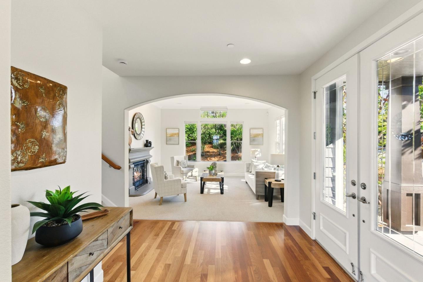Detail Gallery Image 4 of 33 For 23 Pinnacle Dr, Petaluma,  CA 94952 - 4 Beds | 3/1 Baths