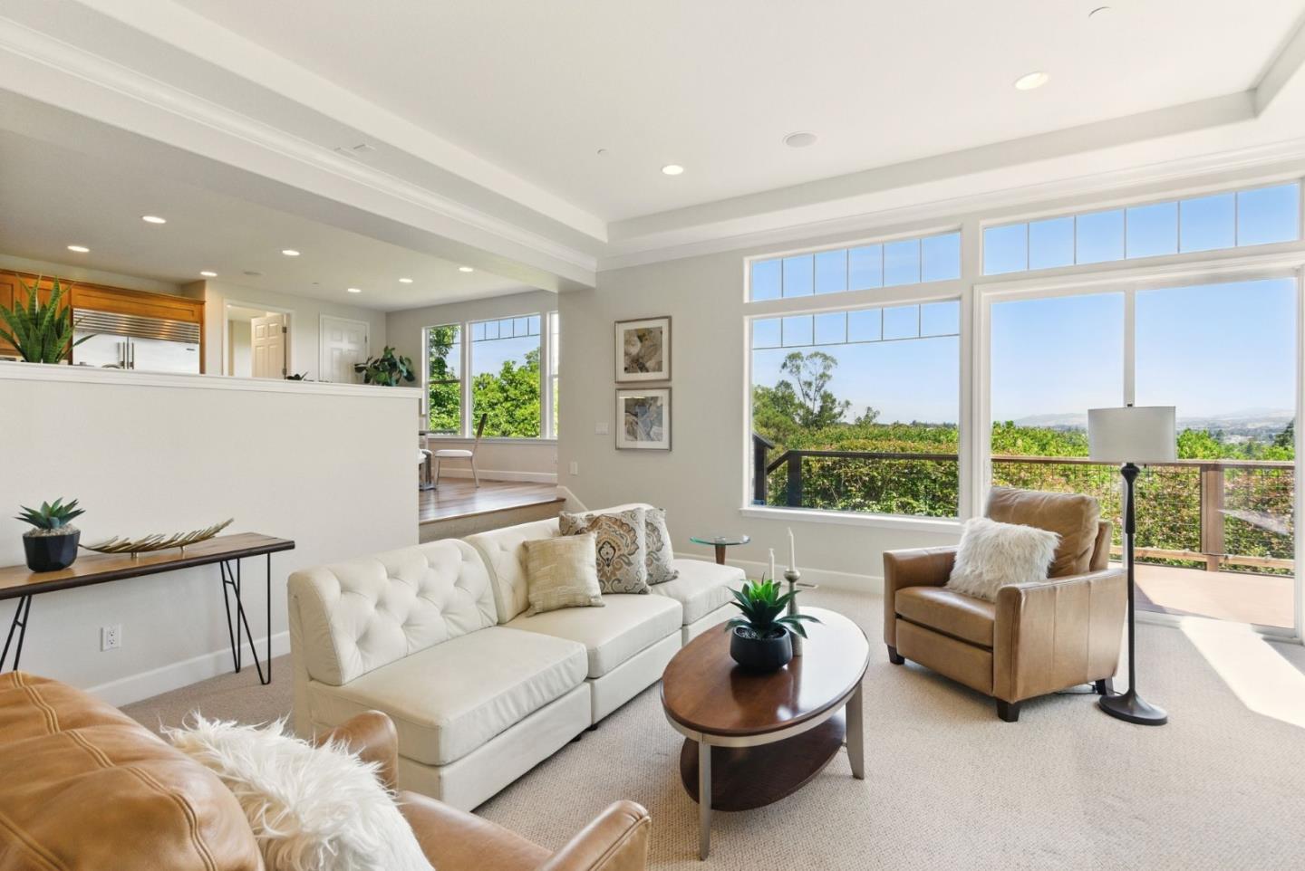 Detail Gallery Image 8 of 33 For 23 Pinnacle Dr, Petaluma,  CA 94952 - 4 Beds | 3/1 Baths