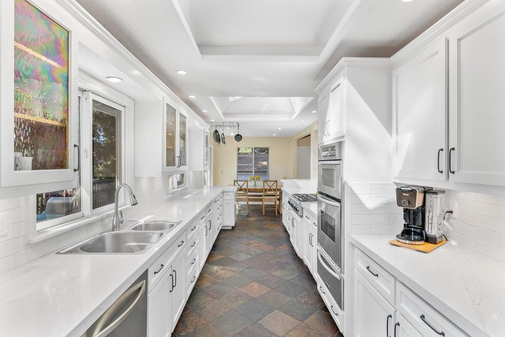 Detail Gallery Image 8 of 42 For 24 Terrace Way, Felton,  CA 95018 - 4 Beds | 3 Baths