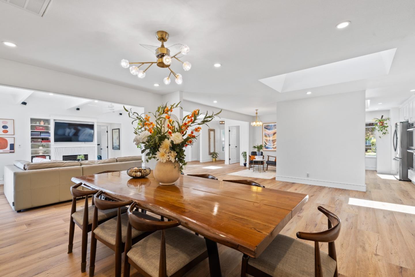 Detail Gallery Image 14 of 41 For 1504 Shaw Dr, San Jose,  CA 95118 - 4 Beds | 2/1 Baths