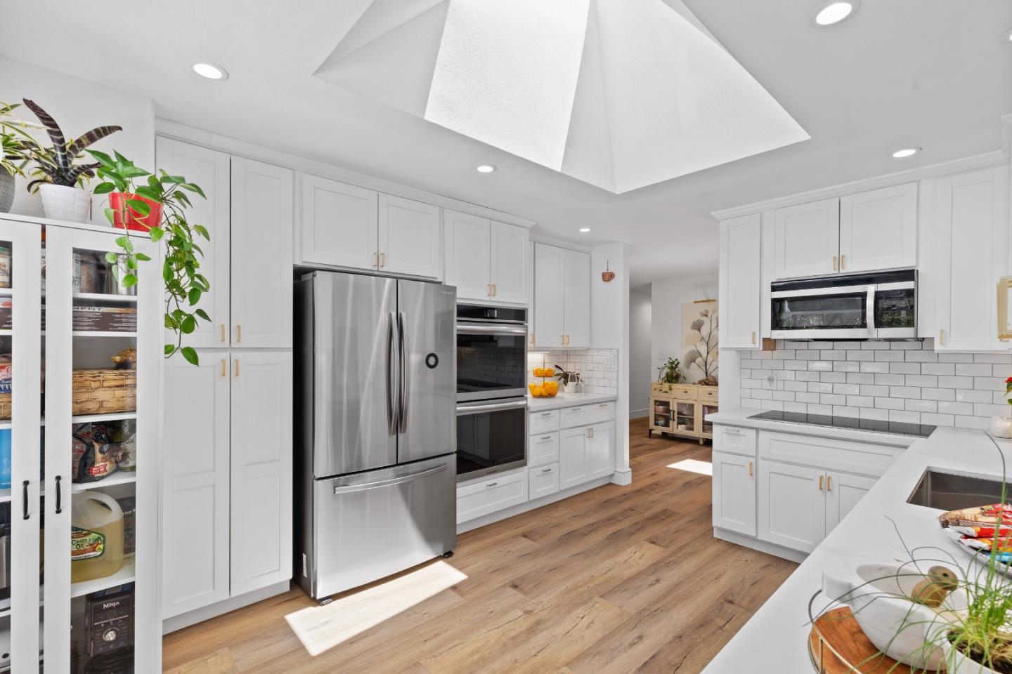 Detail Gallery Image 17 of 41 For 1504 Shaw Dr, San Jose,  CA 95118 - 4 Beds | 2/1 Baths