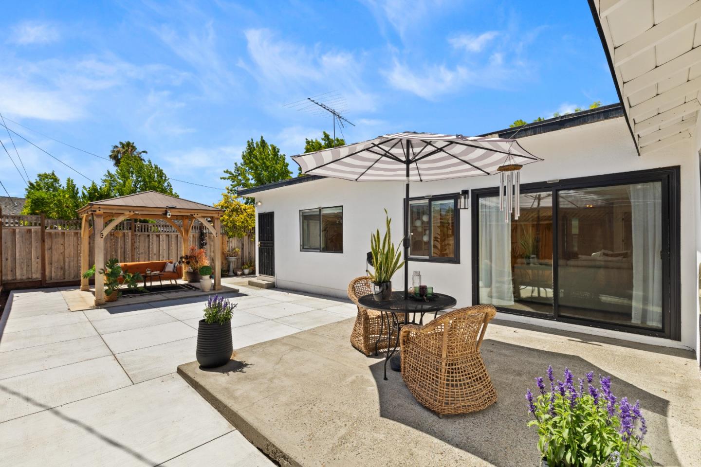 Detail Gallery Image 35 of 41 For 1504 Shaw Dr, San Jose,  CA 95118 - 4 Beds | 2/1 Baths