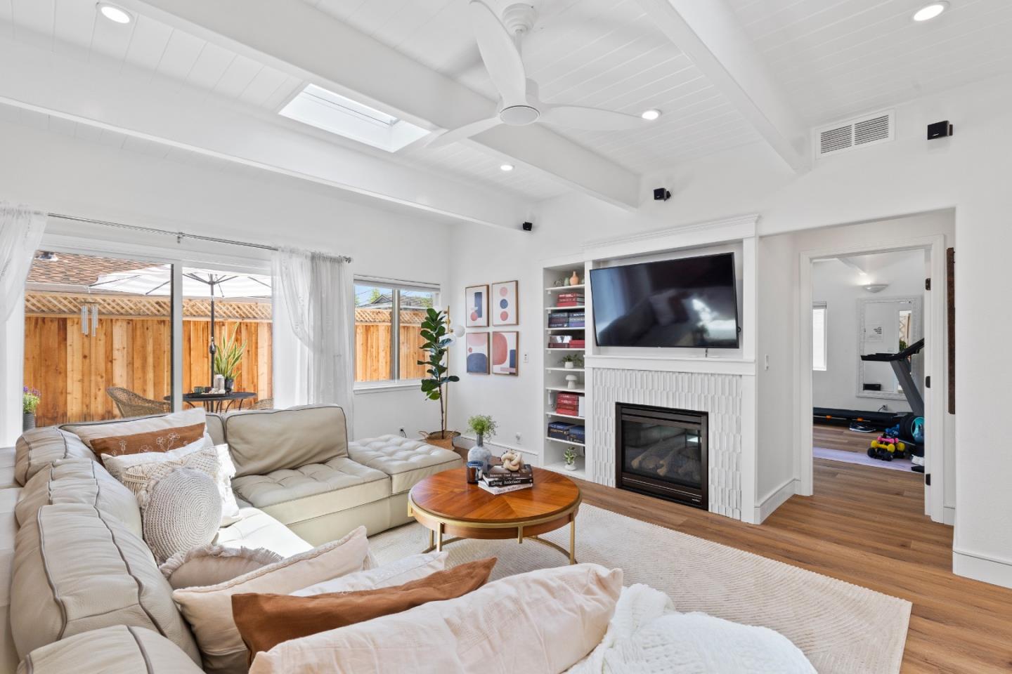 Detail Gallery Image 7 of 41 For 1504 Shaw Dr, San Jose,  CA 95118 - 4 Beds | 2/1 Baths
