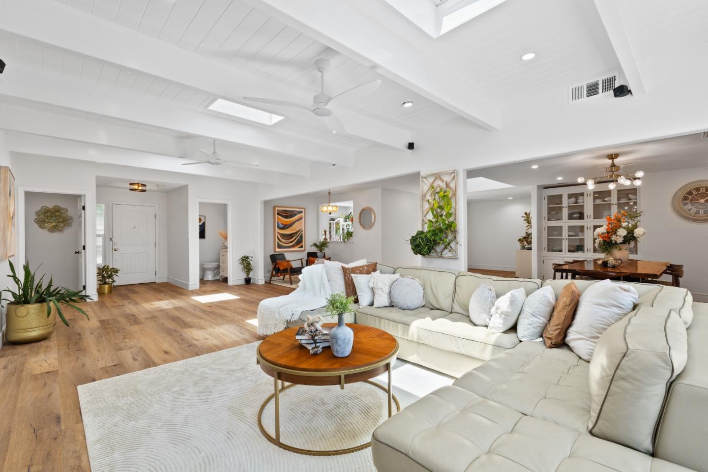 Detail Gallery Image 8 of 41 For 1504 Shaw Dr, San Jose,  CA 95118 - 4 Beds | 2/1 Baths