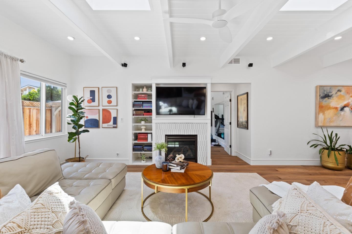 Detail Gallery Image 9 of 41 For 1504 Shaw Dr, San Jose,  CA 95118 - 4 Beds | 2/1 Baths