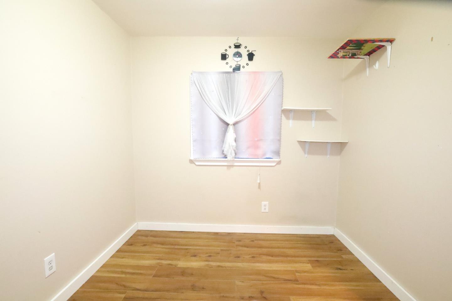 Detail Gallery Image 11 of 15 For 2855 Senter Rd #10,  San Jose,  CA 95111 - 1 Beds | 1 Baths