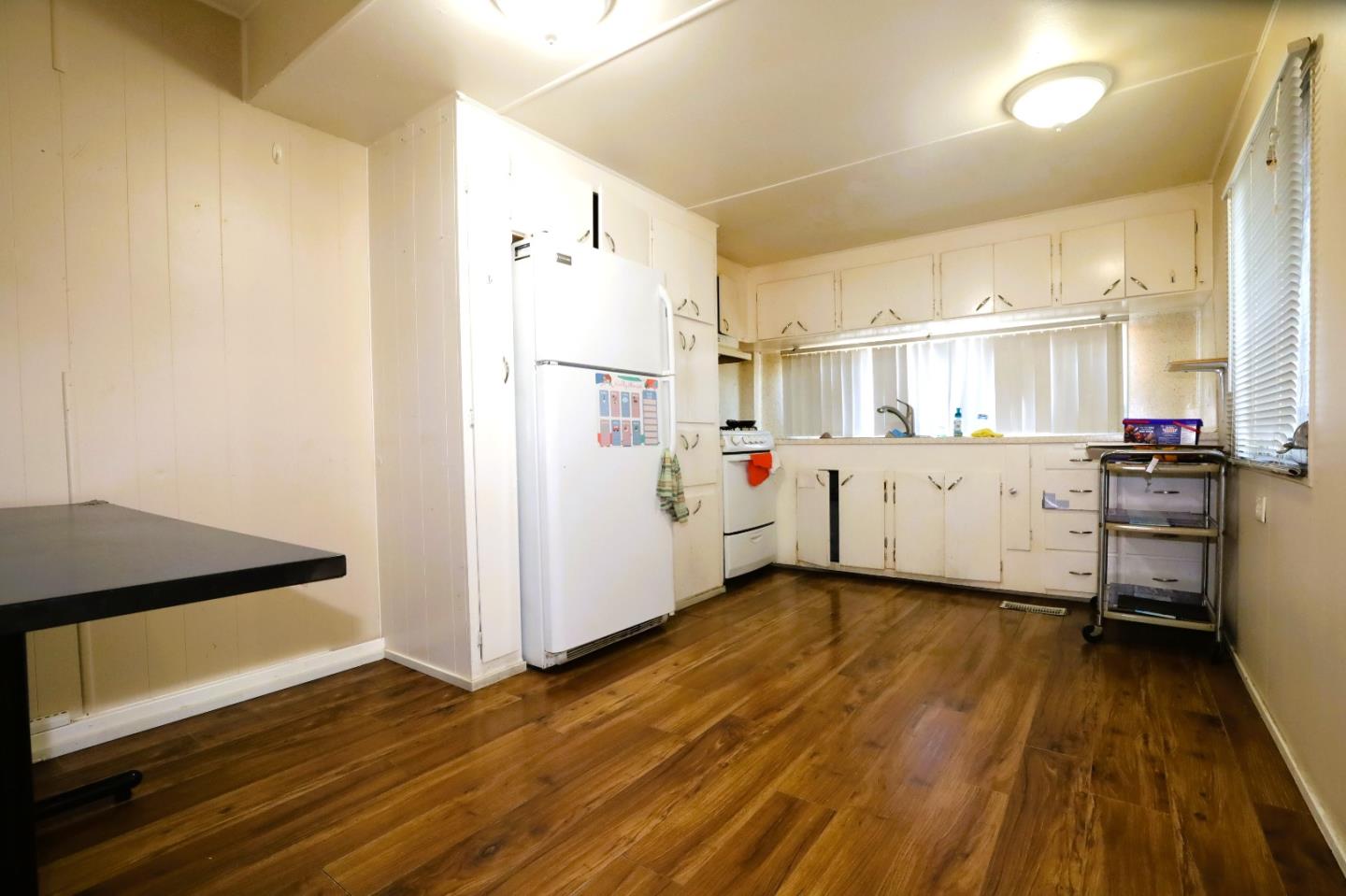 Detail Gallery Image 3 of 15 For 2855 Senter Rd #10,  San Jose,  CA 95111 - 1 Beds | 1 Baths