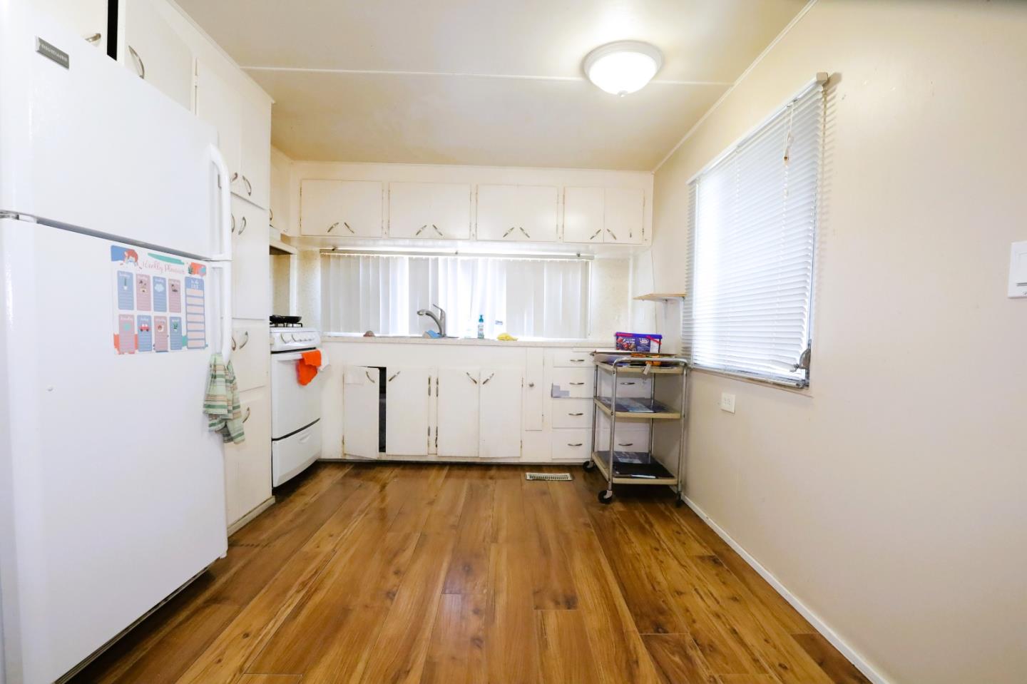 Detail Gallery Image 5 of 15 For 2855 Senter Rd #10,  San Jose,  CA 95111 - 1 Beds | 1 Baths