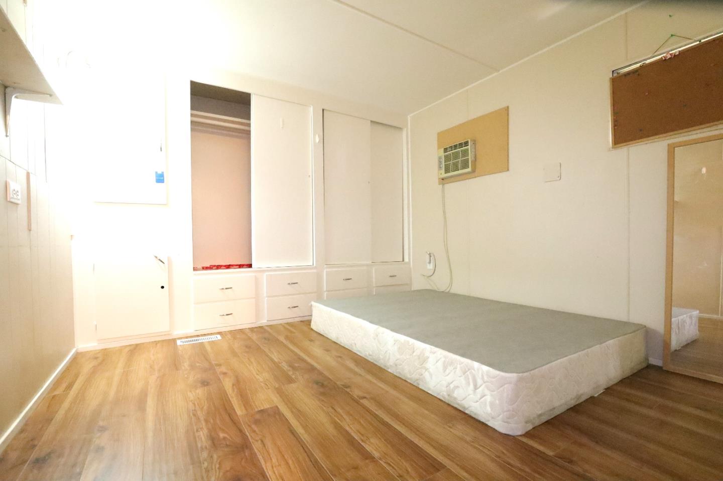 Detail Gallery Image 7 of 15 For 2855 Senter Rd #10,  San Jose,  CA 95111 - 1 Beds | 1 Baths