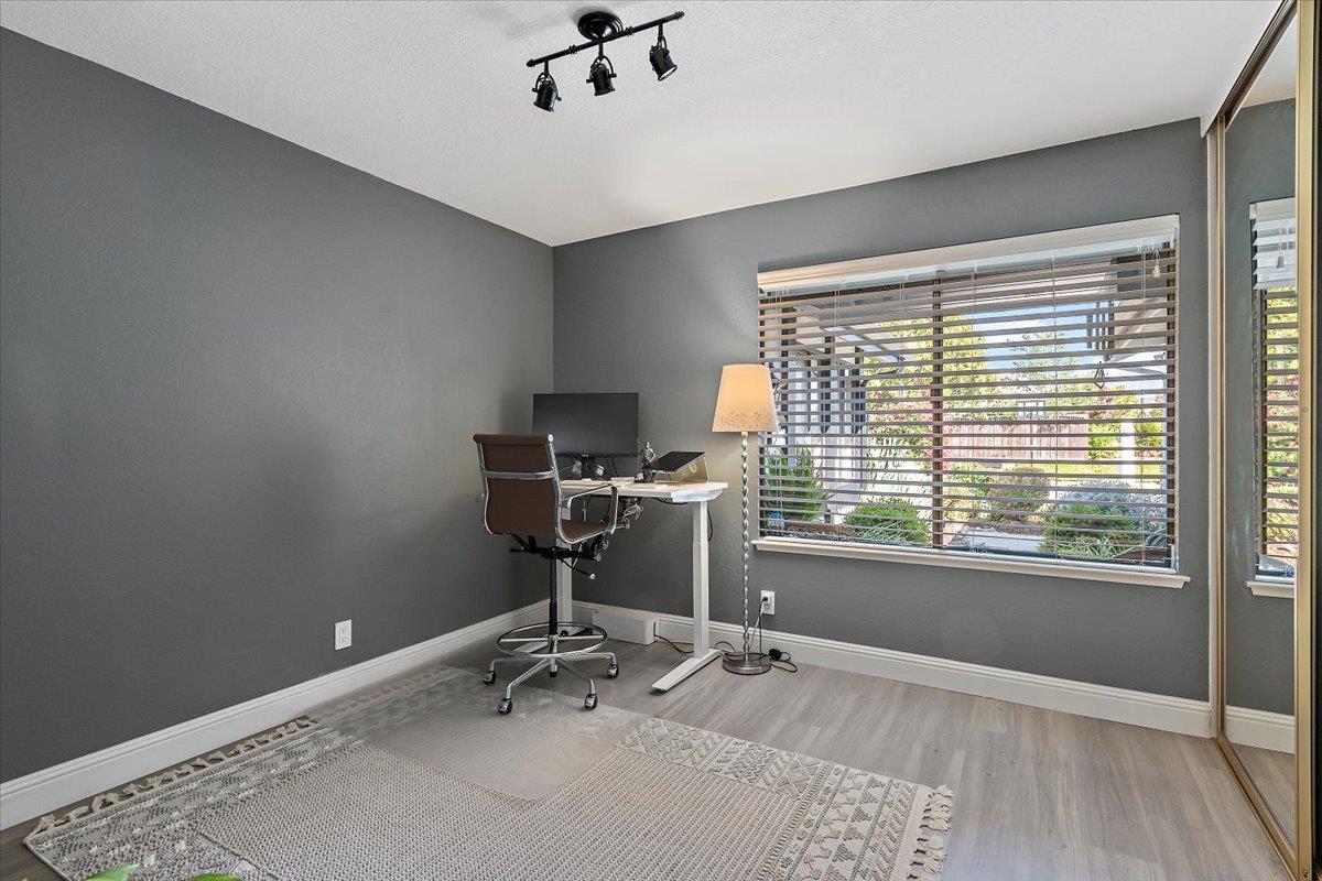 Detail Gallery Image 10 of 16 For 4057 Halkins Dr, San Jose,  CA 95124 - 4 Beds | 2 Baths