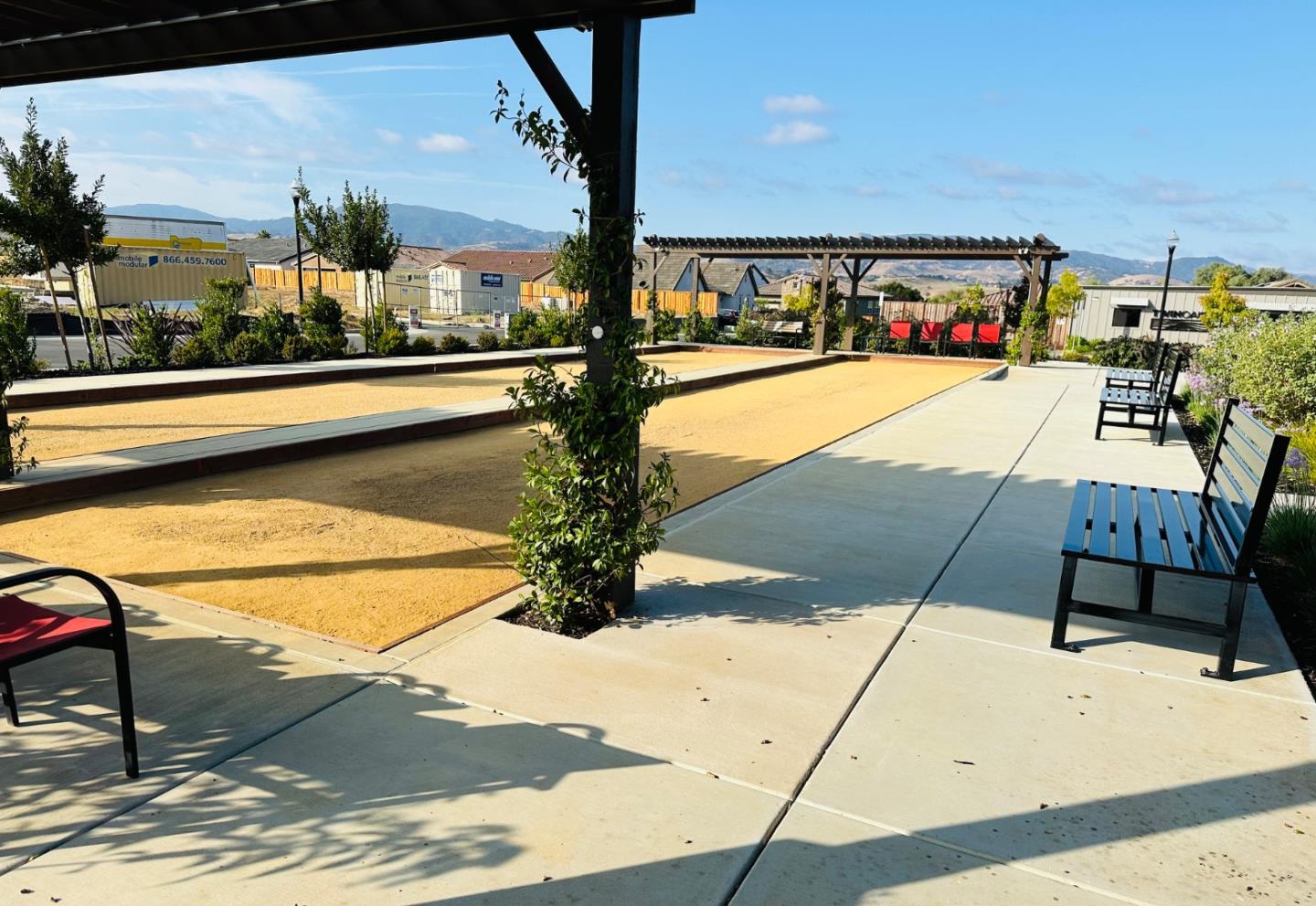 Detail Gallery Image 32 of 41 For 2051 White Oak Dr, Hollister,  CA 95023 - 2 Beds | 2 Baths