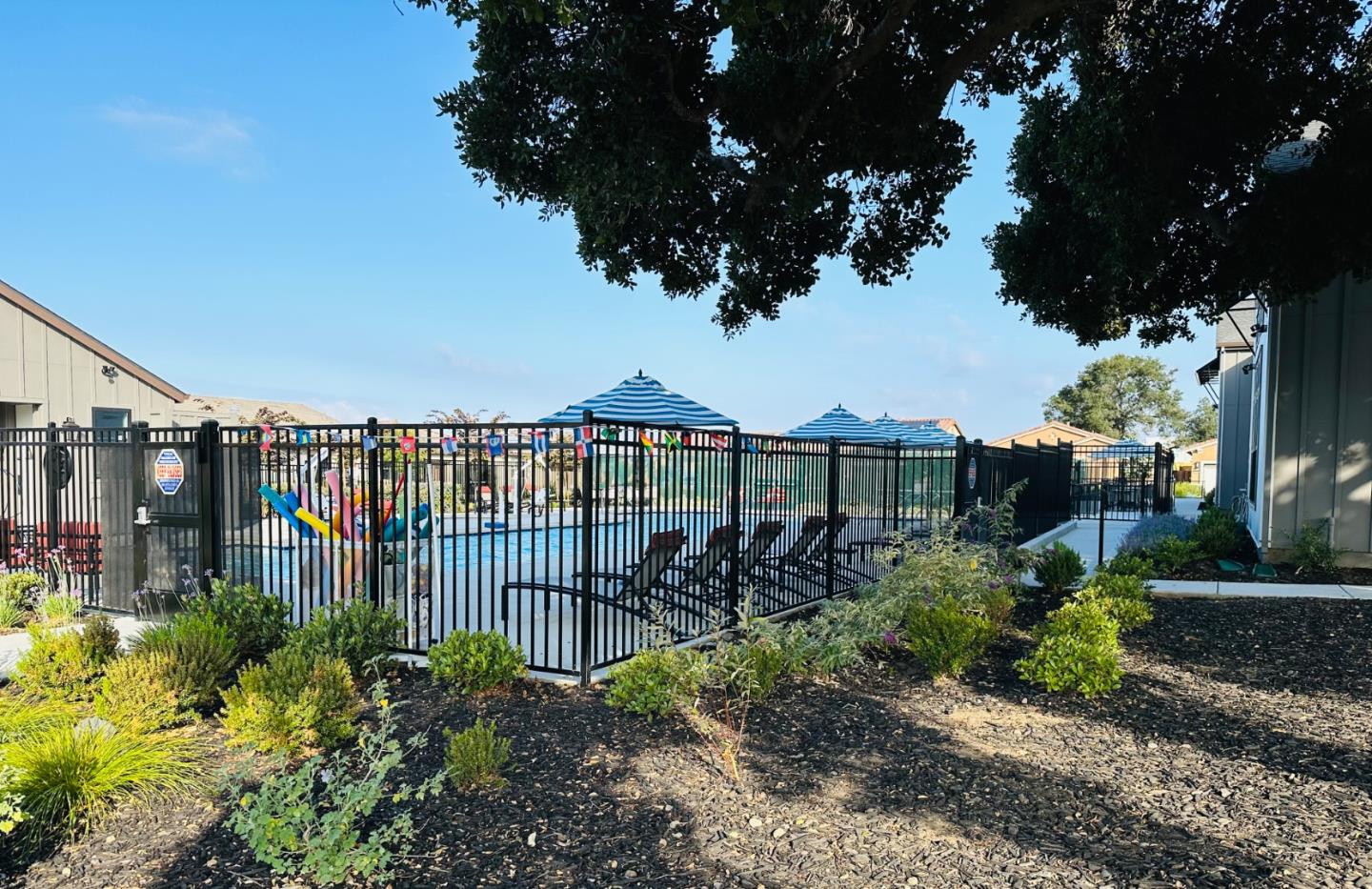 Detail Gallery Image 38 of 41 For 2051 White Oak Dr, Hollister,  CA 95023 - 2 Beds | 2 Baths