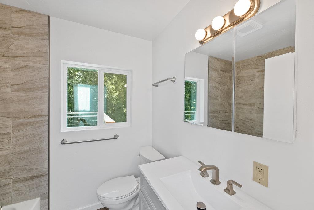 Detail Gallery Image 16 of 44 For 475 Riverview Dr, Boulder Creek,  CA 95006 - 5 Beds | 3 Baths