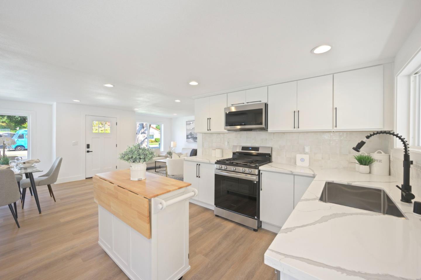 Detail Gallery Image 13 of 34 For 1480 Lincoln St, Santa Clara,  CA 95050 - 2 Beds | 2 Baths