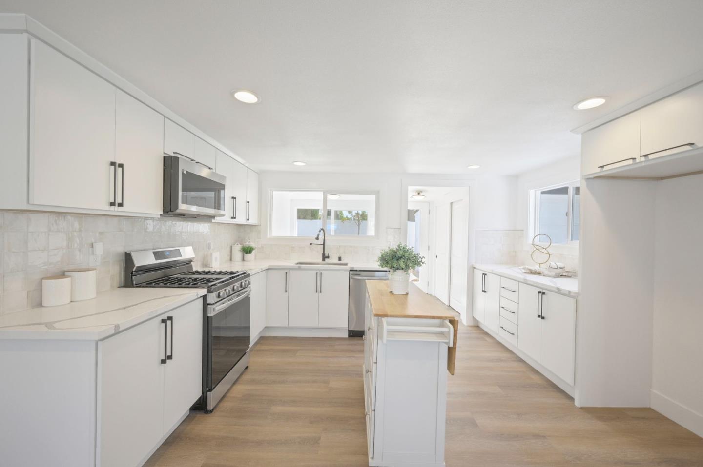 Detail Gallery Image 15 of 34 For 1480 Lincoln St, Santa Clara,  CA 95050 - 2 Beds | 2 Baths