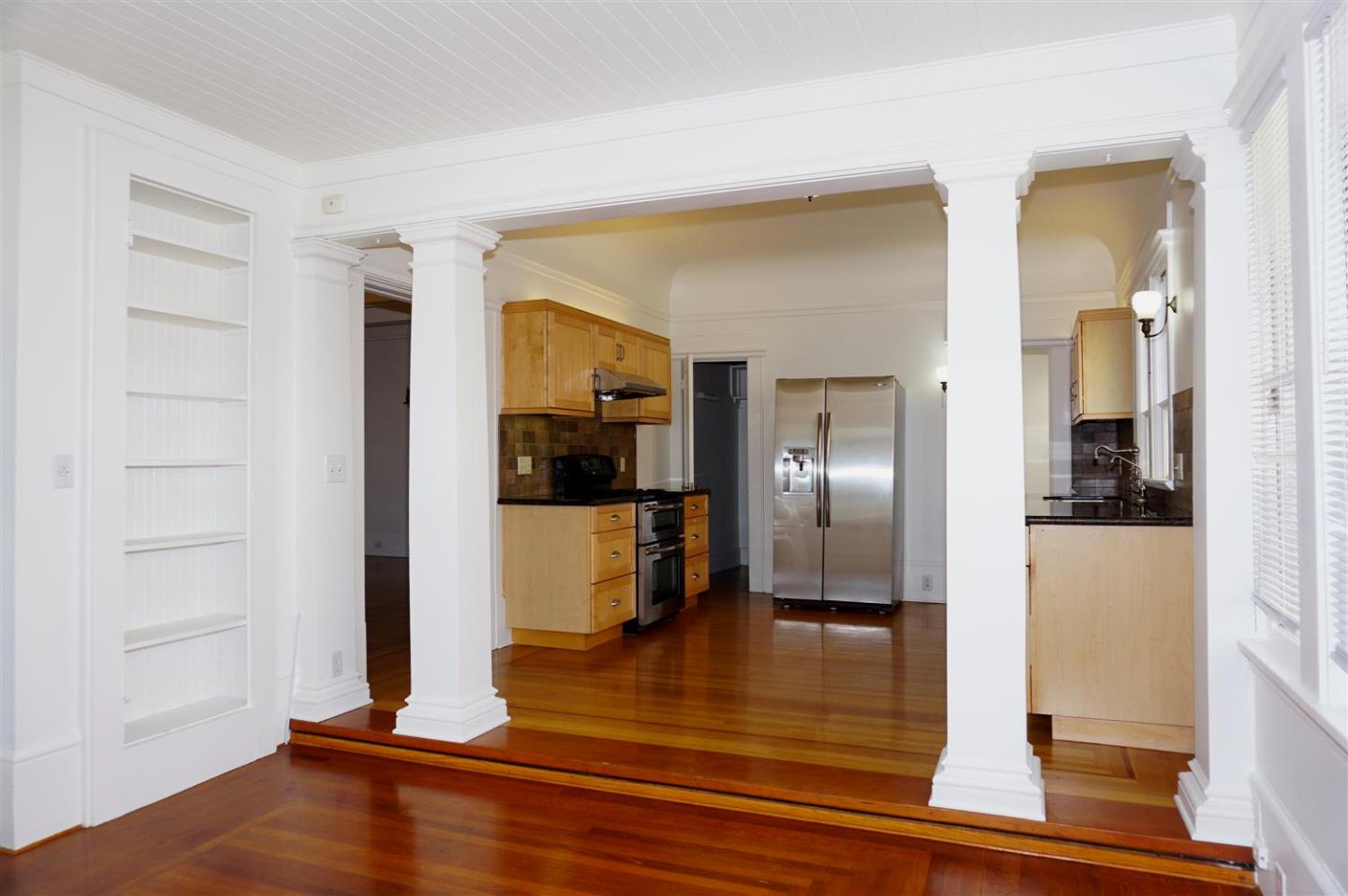Detail Gallery Image 6 of 22 For 121 E Julian St, San Jose,  CA 95112 - 3 Beds | 3 Baths