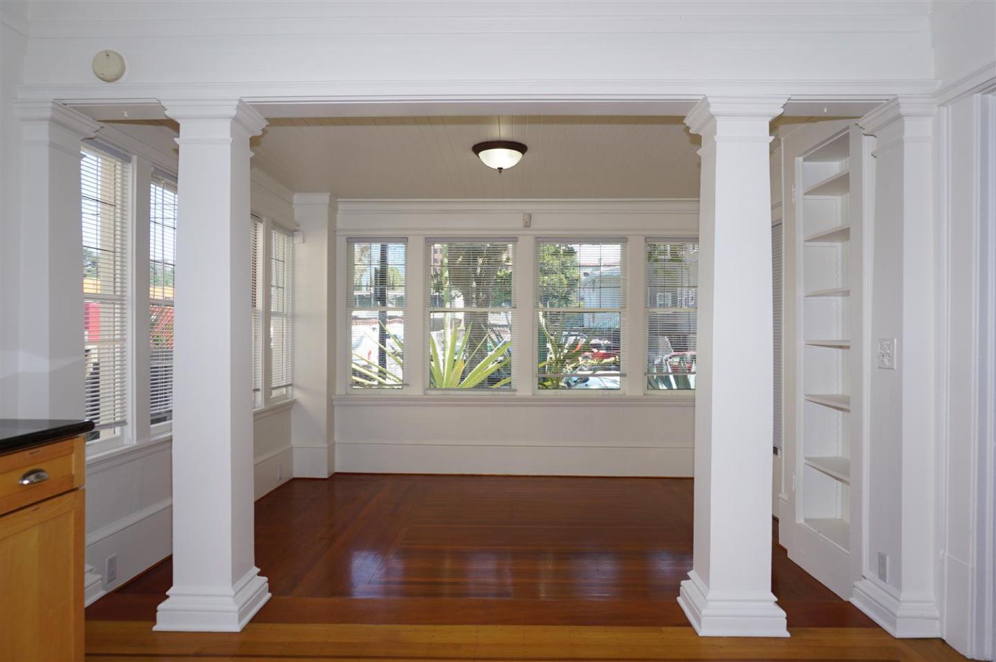Detail Gallery Image 7 of 22 For 121 E Julian St, San Jose,  CA 95112 - 3 Beds | 3 Baths