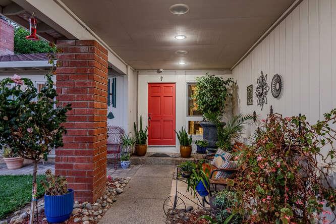 Detail Gallery Image 3 of 42 For 3197 Knightswood Way, San Jose,  CA 95148 - 4 Beds | 2 Baths