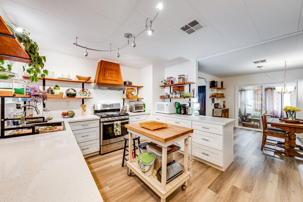 Detail Gallery Image 4 of 35 For 60 Pepperwood Way #60,  Soquel,  CA 95073 - 2 Beds | 2 Baths