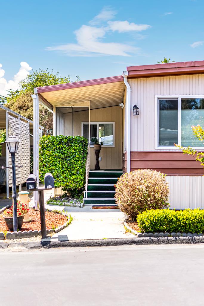Detail Gallery Image 6 of 35 For 60 Pepperwood Way #60,  Soquel,  CA 95073 - 2 Beds | 2 Baths