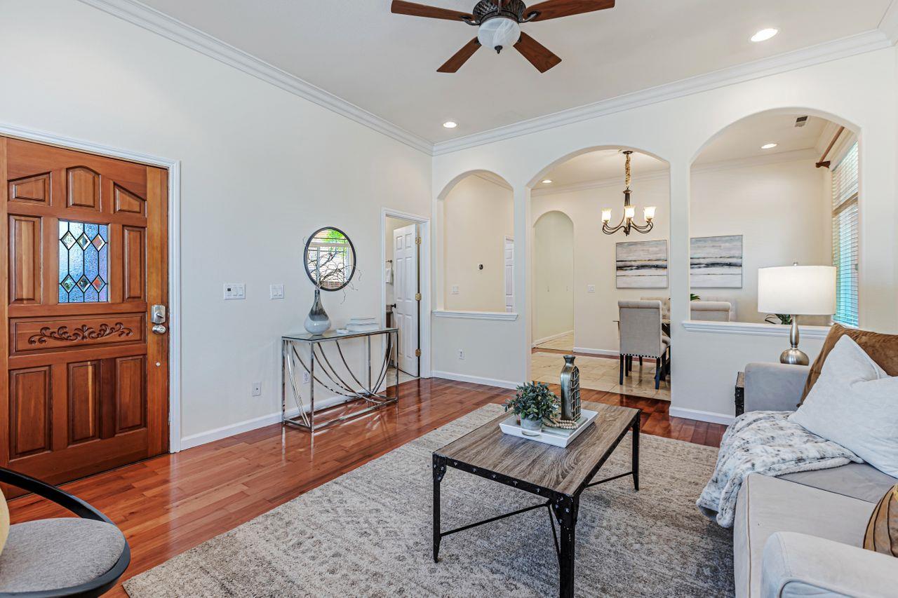 Detail Gallery Image 3 of 33 For 124 S 24th St, San Jose,  CA 95116 - 3 Beds | 2 Baths