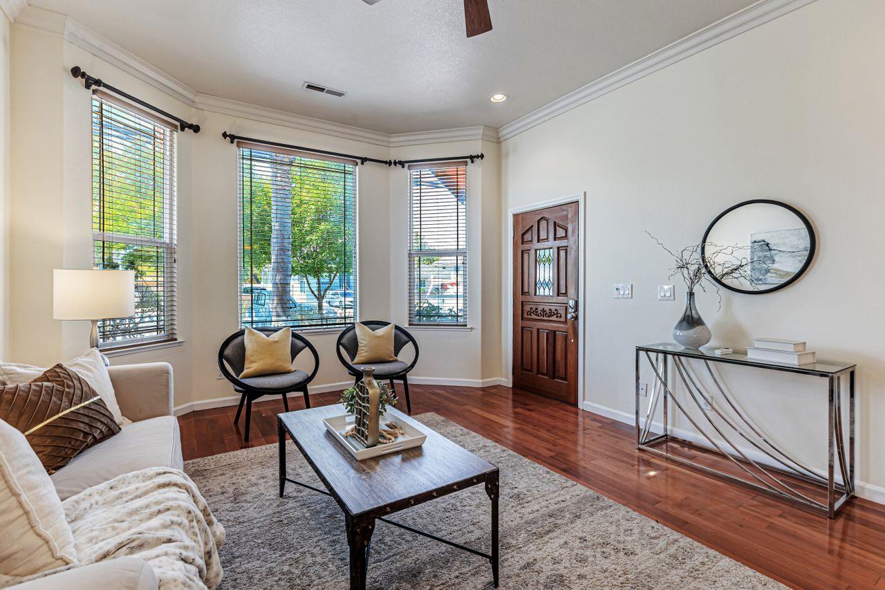 Detail Gallery Image 4 of 33 For 124 S 24th St, San Jose,  CA 95116 - 3 Beds | 2 Baths