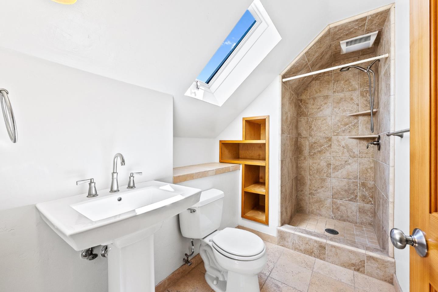 Detail Gallery Image 22 of 70 For 2801 S Main St, Soquel,  CA 95073 - 3 Beds | 3/1 Baths