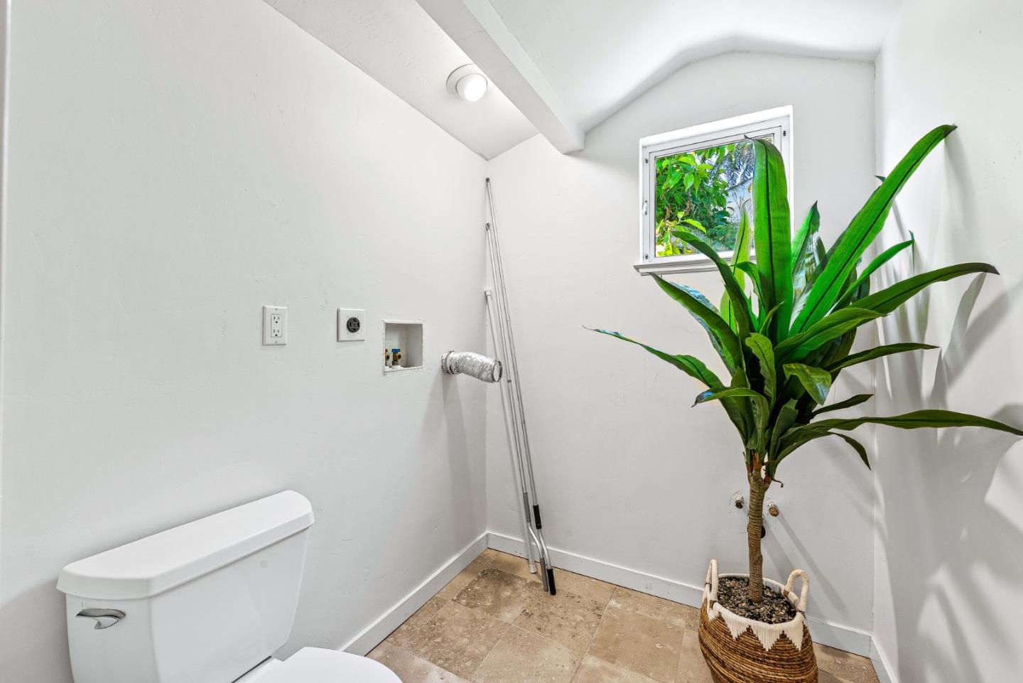 Detail Gallery Image 24 of 70 For 2801 S Main St, Soquel,  CA 95073 - 3 Beds | 3/1 Baths