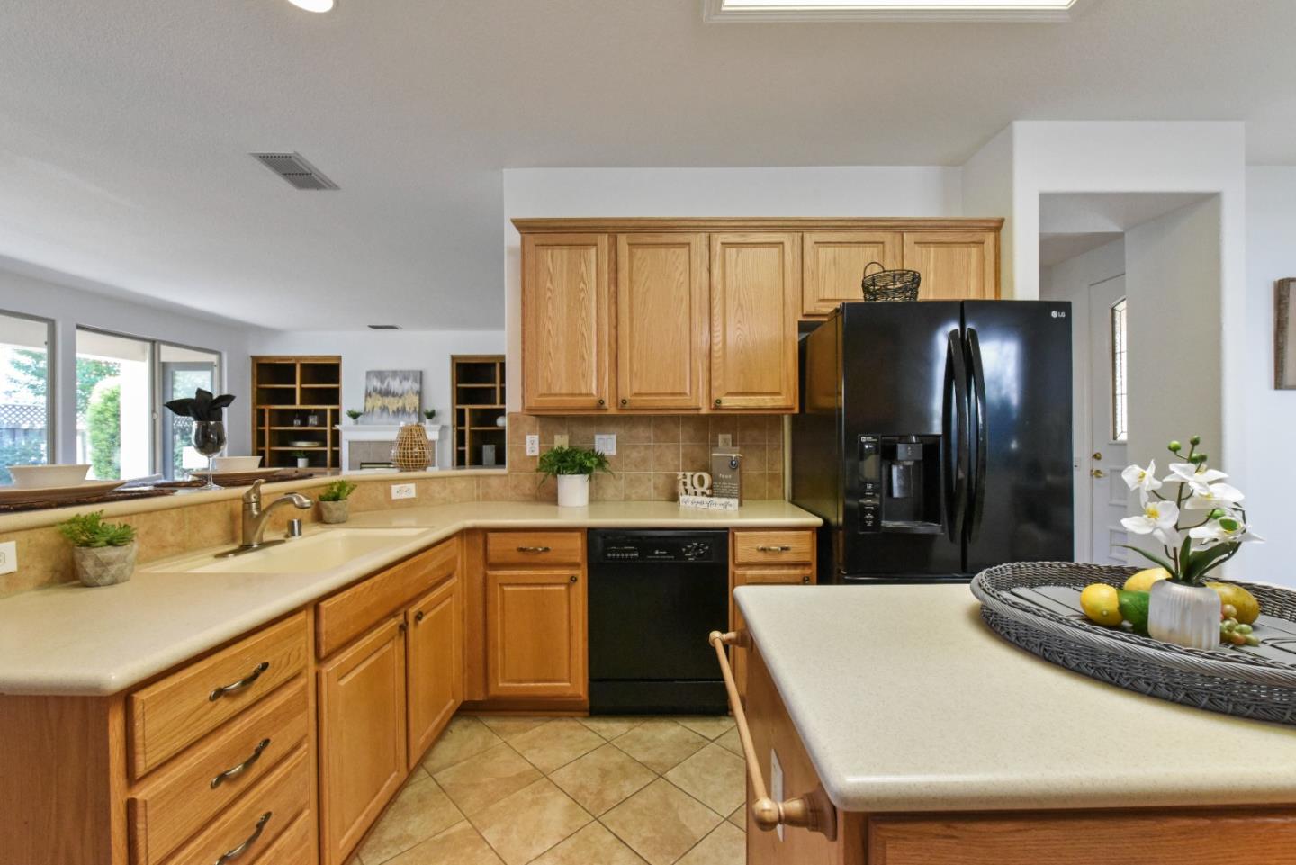 Detail Gallery Image 4 of 59 For 653 Gold Strike Ct, Lincoln,  CA 95648 - 2 Beds | 2/1 Baths