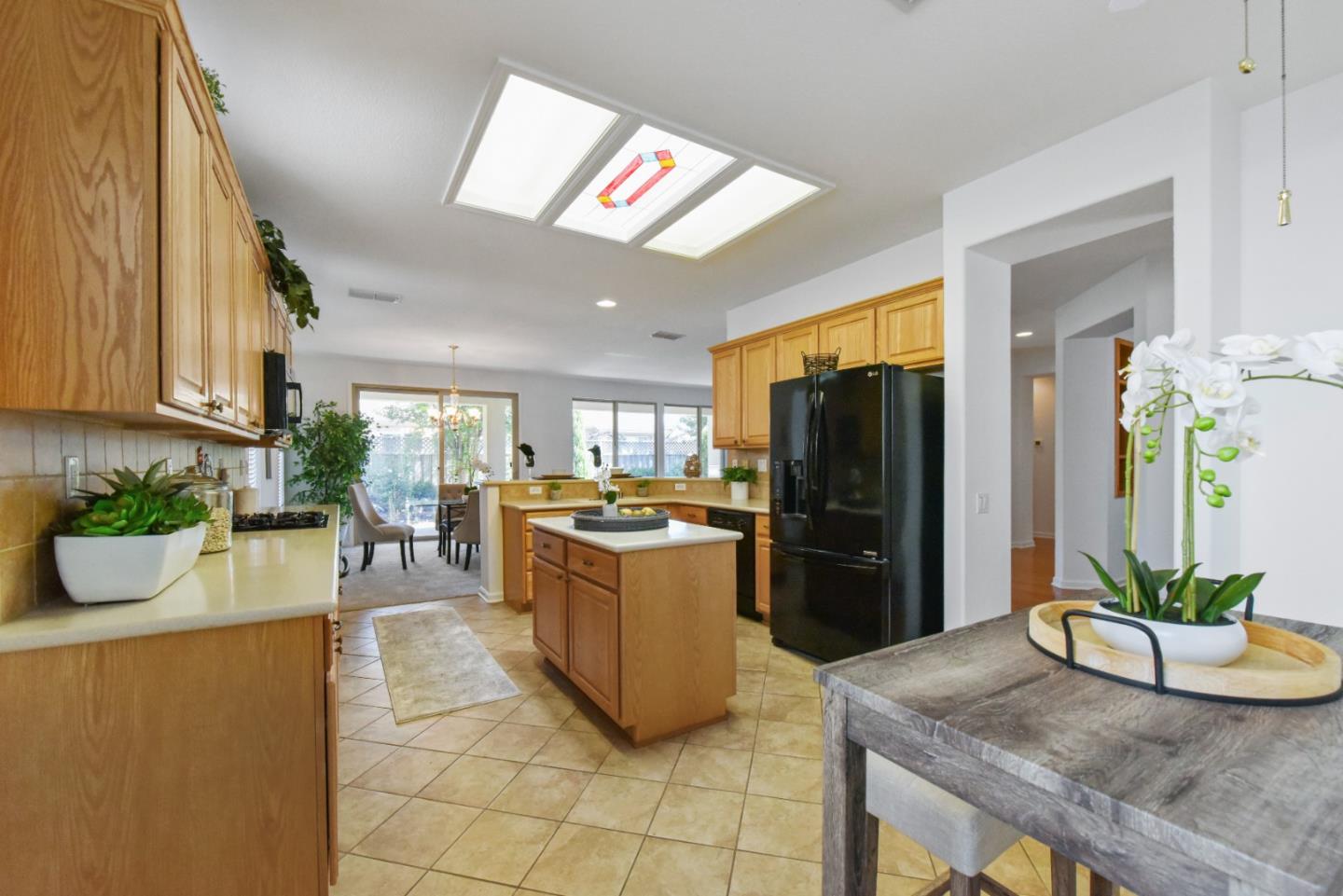 Detail Gallery Image 5 of 59 For 653 Gold Strike Ct, Lincoln,  CA 95648 - 2 Beds | 2/1 Baths