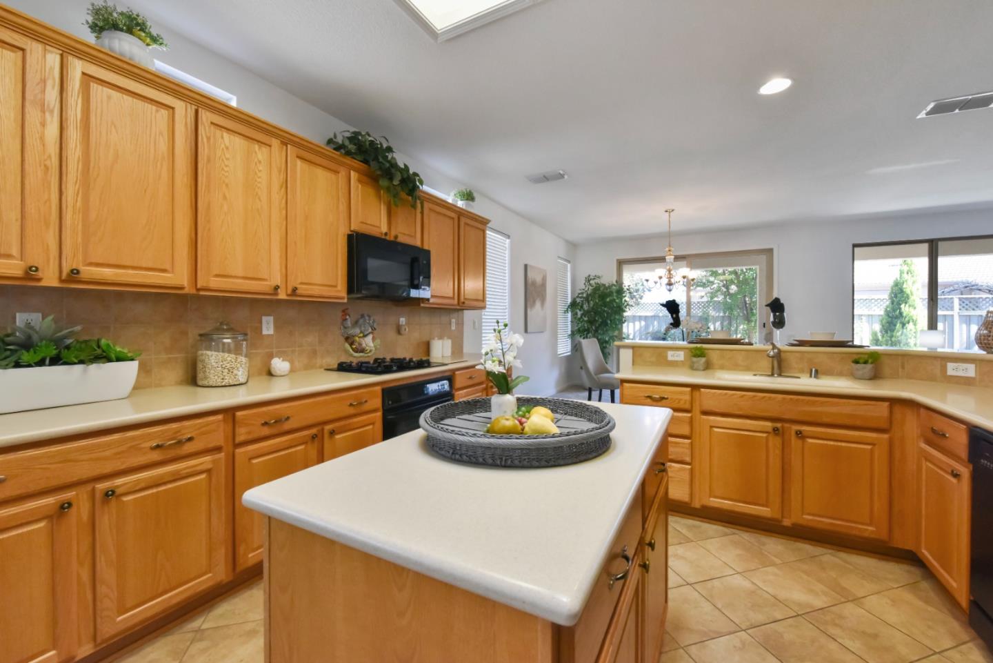 Detail Gallery Image 7 of 59 For 653 Gold Strike Ct, Lincoln,  CA 95648 - 2 Beds | 2/1 Baths