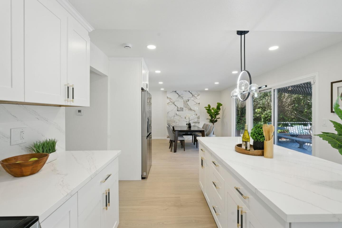 Detail Gallery Image 11 of 39 For 5657 Shadow Ridge Dr, Castro Valley,  CA 94552 - 4 Beds | 2/1 Baths