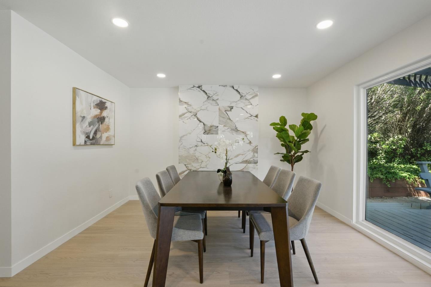 Detail Gallery Image 14 of 39 For 5657 Shadow Ridge Dr, Castro Valley,  CA 94552 - 4 Beds | 2/1 Baths