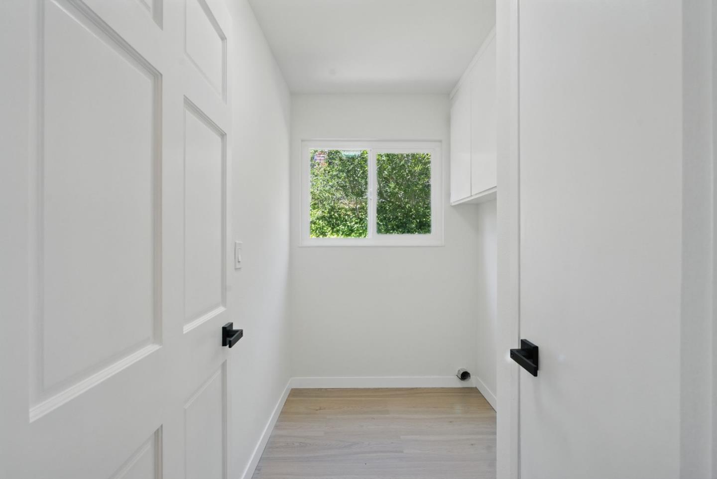 Detail Gallery Image 19 of 39 For 5657 Shadow Ridge Dr, Castro Valley,  CA 94552 - 4 Beds | 2/1 Baths