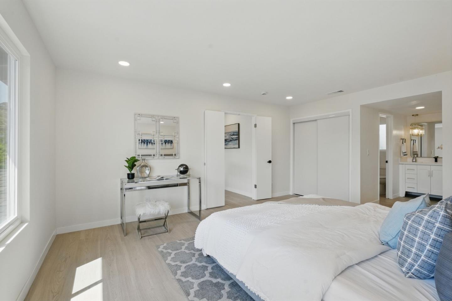 Detail Gallery Image 21 of 39 For 5657 Shadow Ridge Dr, Castro Valley,  CA 94552 - 4 Beds | 2/1 Baths