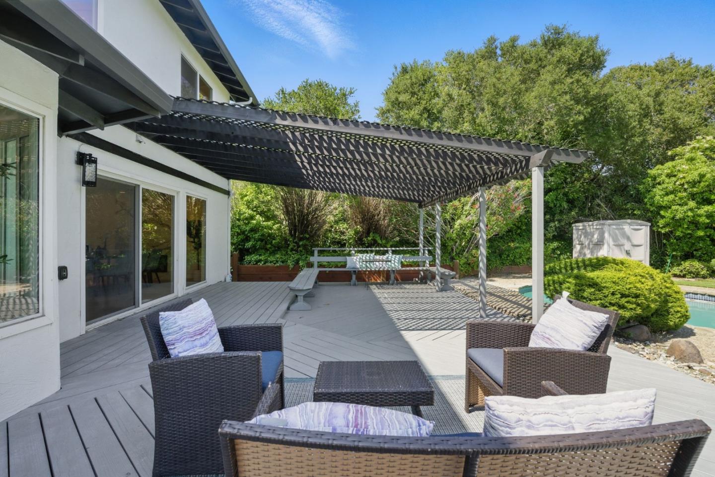 Detail Gallery Image 29 of 39 For 5657 Shadow Ridge Dr, Castro Valley,  CA 94552 - 4 Beds | 2/1 Baths