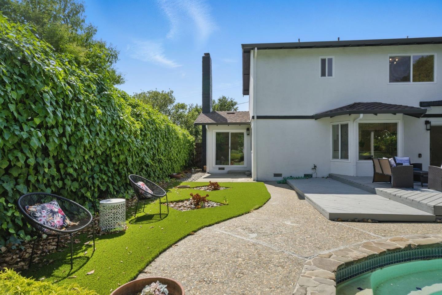 Detail Gallery Image 32 of 39 For 5657 Shadow Ridge Dr, Castro Valley,  CA 94552 - 4 Beds | 2/1 Baths