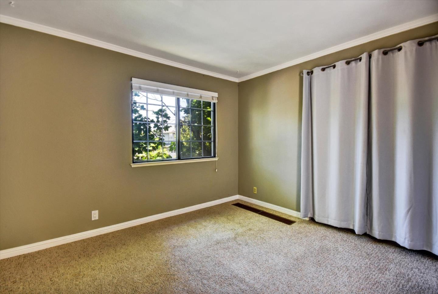 Detail Gallery Image 12 of 34 For 175 Evandale Ave #2,  Mountain View,  CA 94043 - 2 Beds | 2/1 Baths