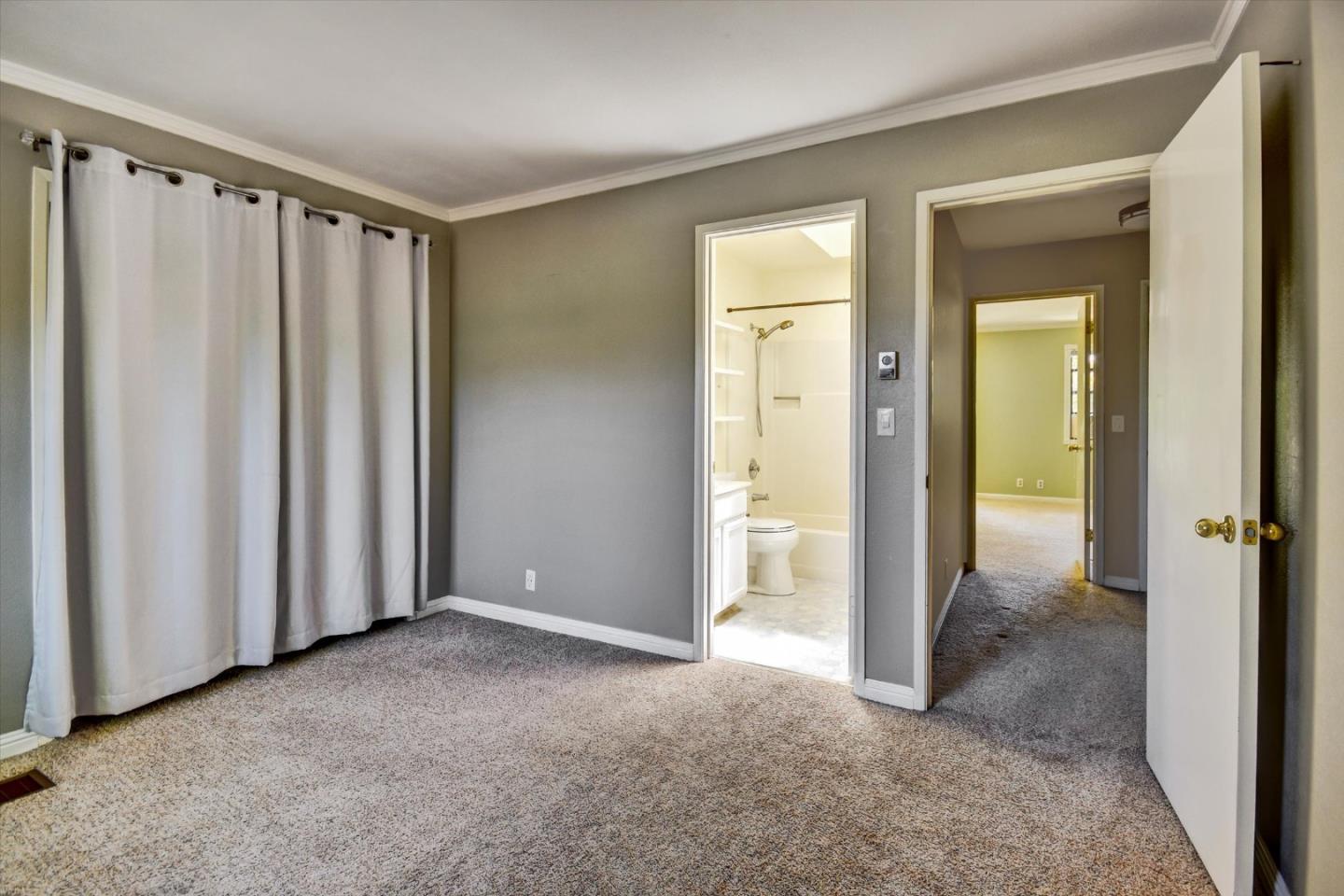 Detail Gallery Image 13 of 34 For 175 Evandale Ave #2,  Mountain View,  CA 94043 - 2 Beds | 2/1 Baths
