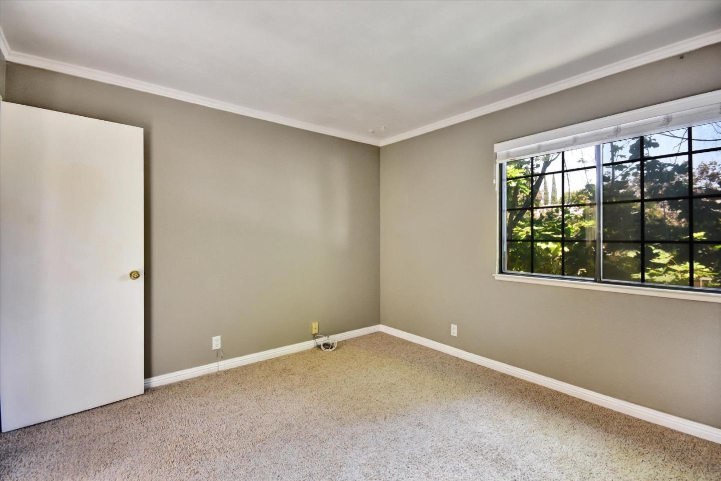 Detail Gallery Image 15 of 34 For 175 Evandale Ave #2,  Mountain View,  CA 94043 - 2 Beds | 2/1 Baths