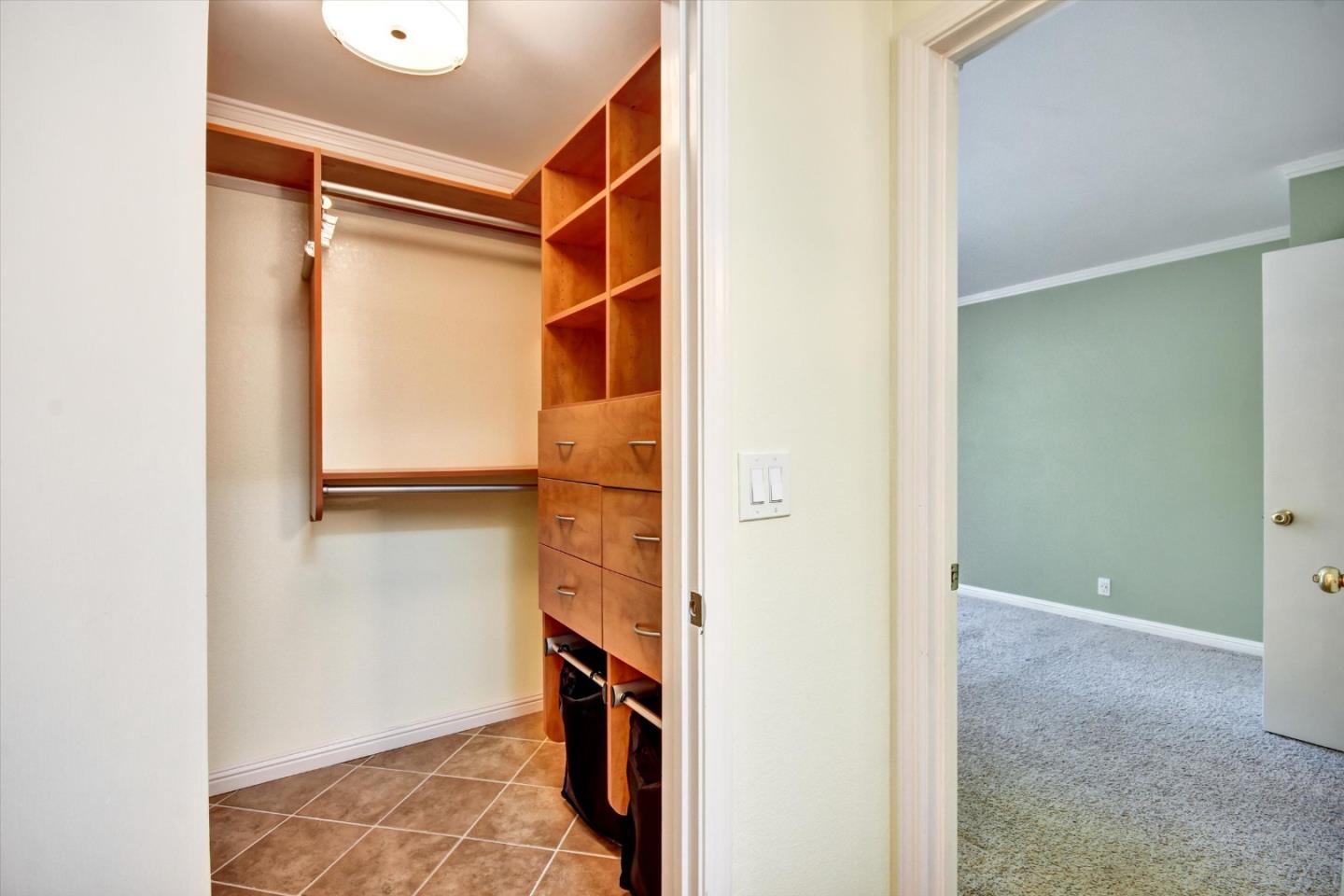 Detail Gallery Image 20 of 34 For 175 Evandale Ave #2,  Mountain View,  CA 94043 - 2 Beds | 2/1 Baths