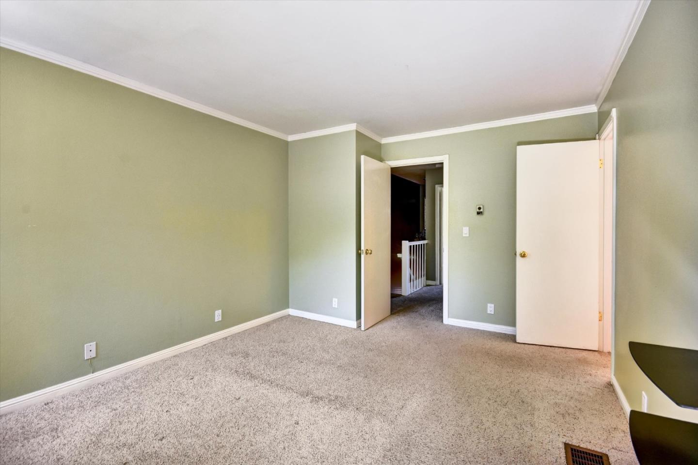 Detail Gallery Image 21 of 34 For 175 Evandale Ave #2,  Mountain View,  CA 94043 - 2 Beds | 2/1 Baths
