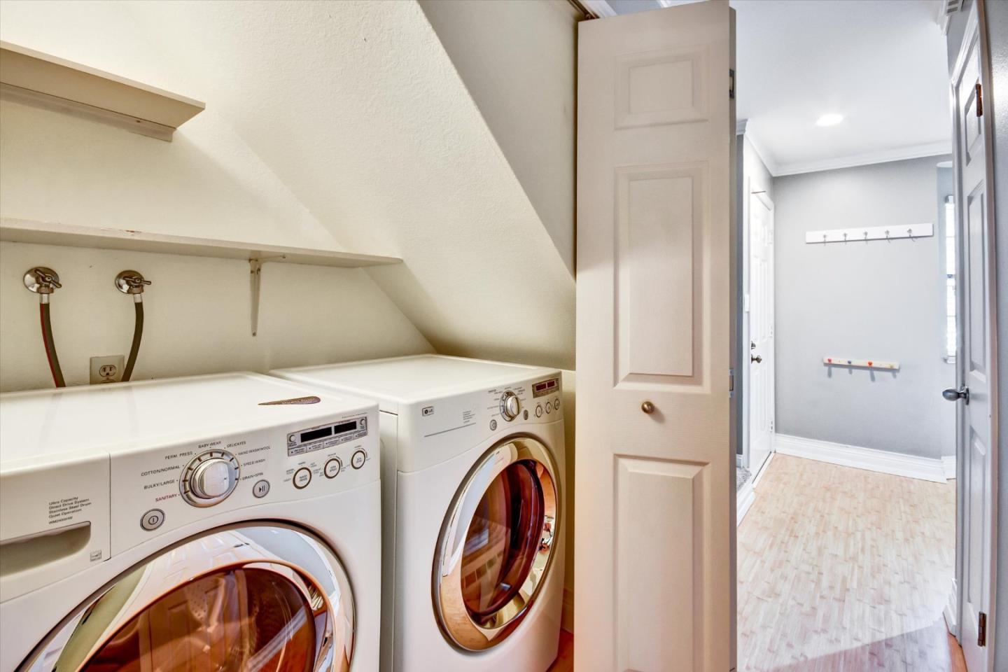 Detail Gallery Image 30 of 34 For 175 Evandale Ave #2,  Mountain View,  CA 94043 - 2 Beds | 2/1 Baths