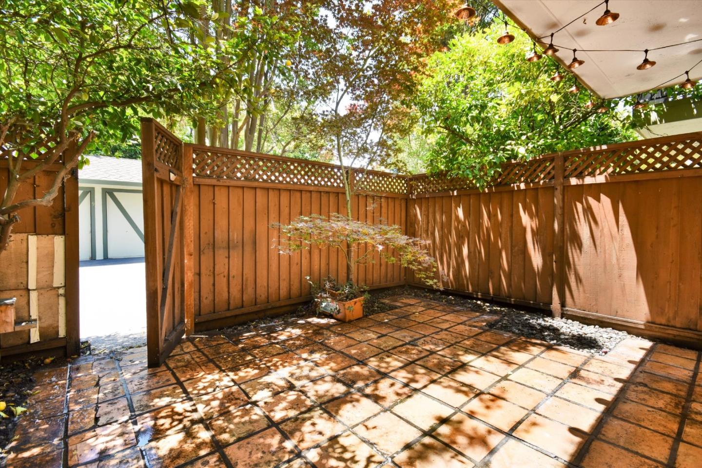 Detail Gallery Image 31 of 34 For 175 Evandale Ave #2,  Mountain View,  CA 94043 - 2 Beds | 2/1 Baths