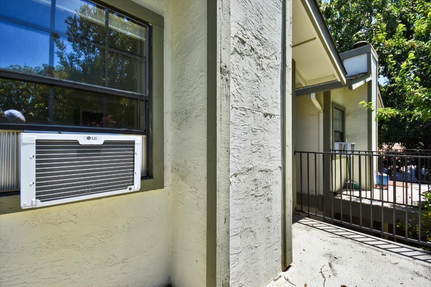 Detail Gallery Image 34 of 34 For 175 Evandale Ave #2,  Mountain View,  CA 94043 - 2 Beds | 2/1 Baths