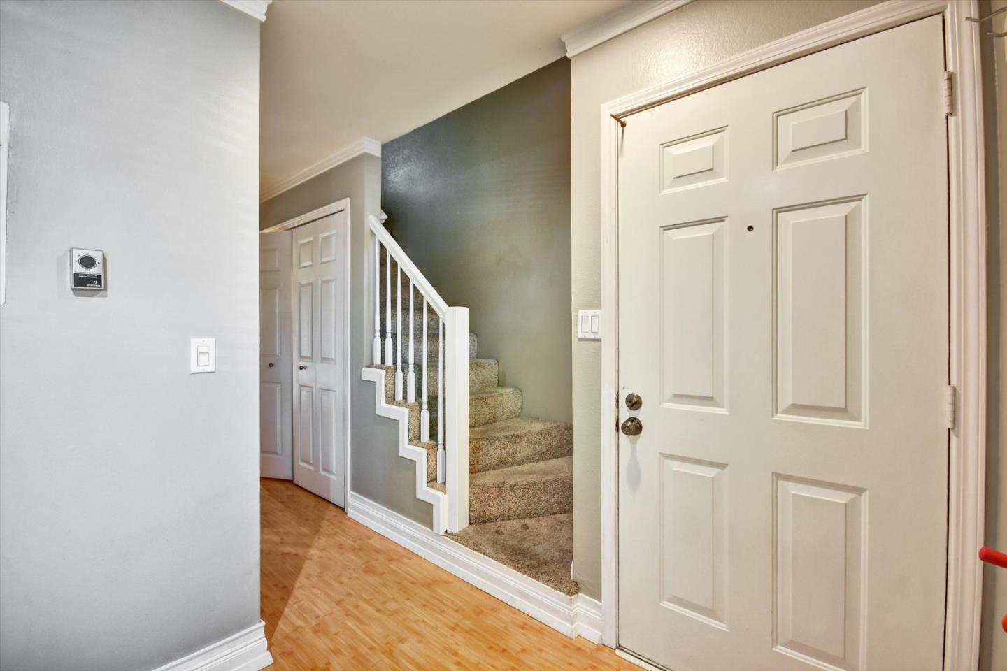 Detail Gallery Image 4 of 34 For 175 Evandale Ave #2,  Mountain View,  CA 94043 - 2 Beds | 2/1 Baths
