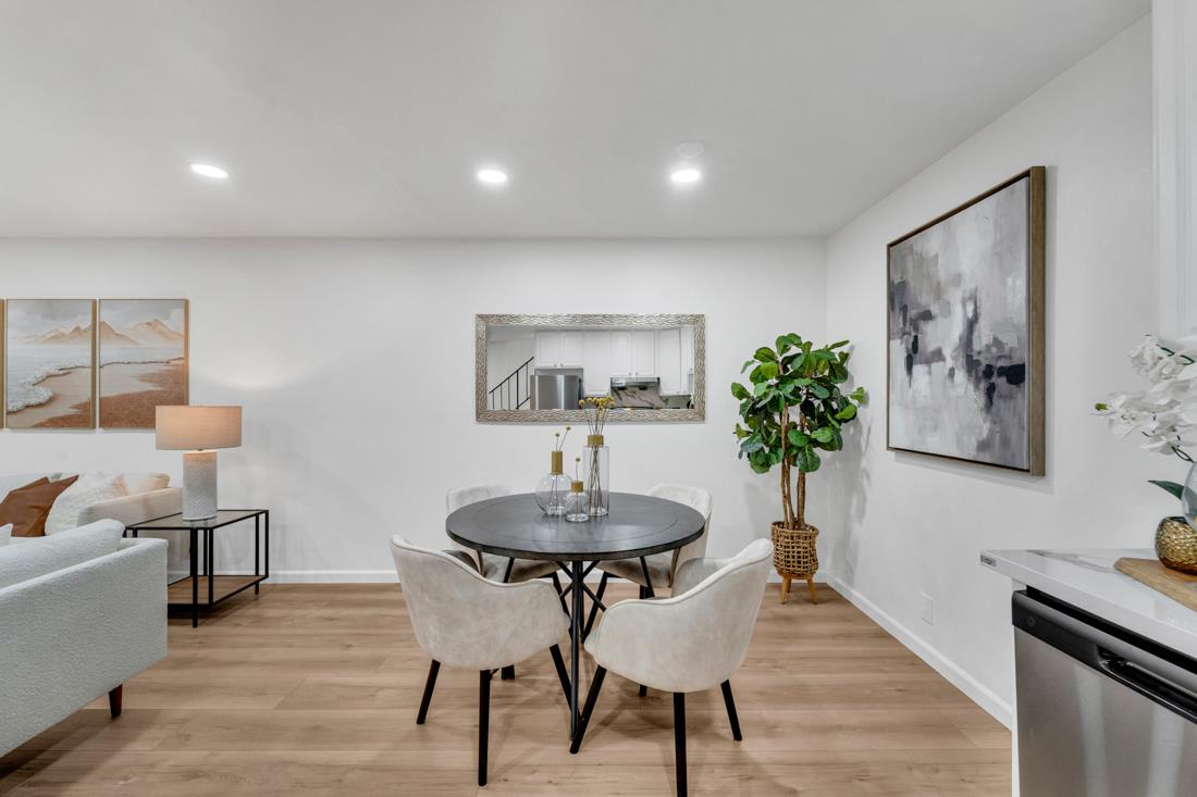Detail Gallery Image 7 of 35 For 380 Auburn Way #21,  San Jose,  CA 95129 - 2 Beds | 1/1 Baths