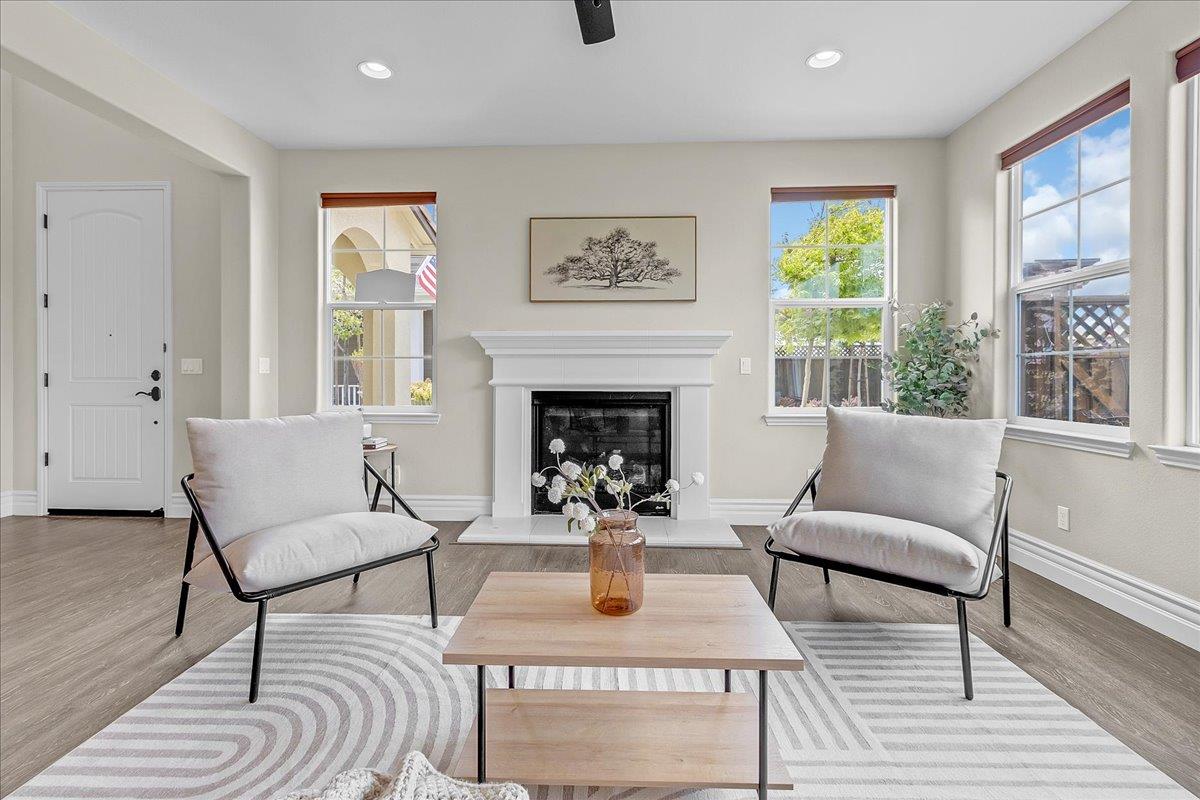 Detail Gallery Image 7 of 50 For 18623 Mcclellan Cir, East Garrison,  CA 93933 - 4 Beds | 3/1 Baths