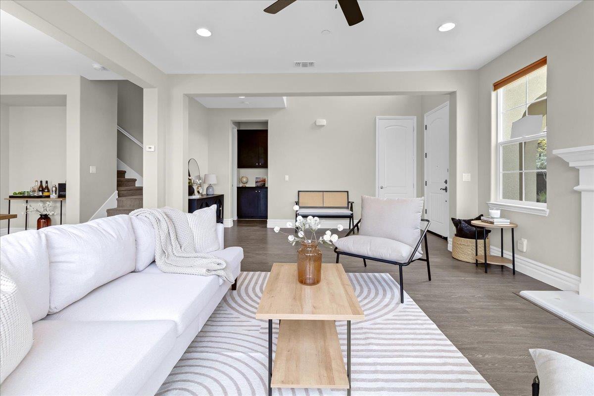 Detail Gallery Image 8 of 50 For 18623 Mcclellan Cir, East Garrison,  CA 93933 - 4 Beds | 3/1 Baths
