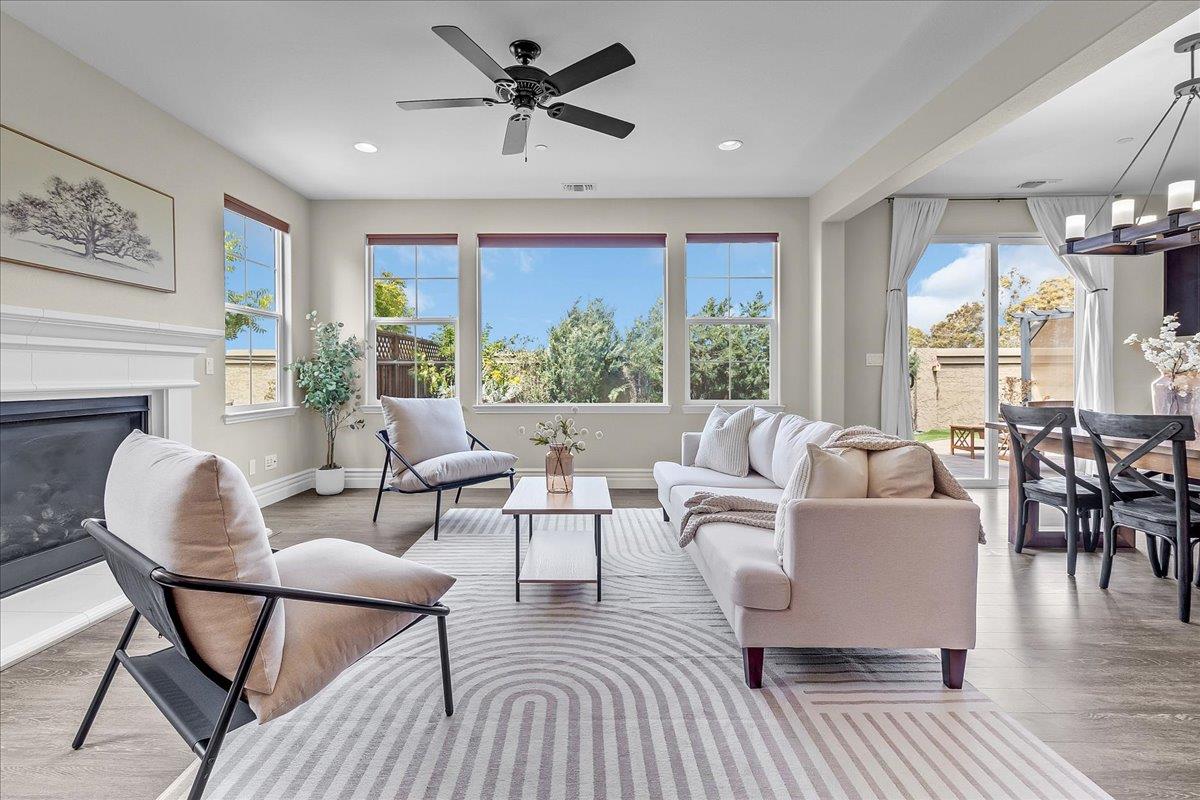 Detail Gallery Image 9 of 50 For 18623 Mcclellan Cir, East Garrison,  CA 93933 - 4 Beds | 3/1 Baths